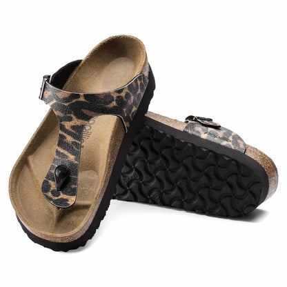 Birkenstock Gizeh Léopard Cognac – Sandales Entredoigt Embossées