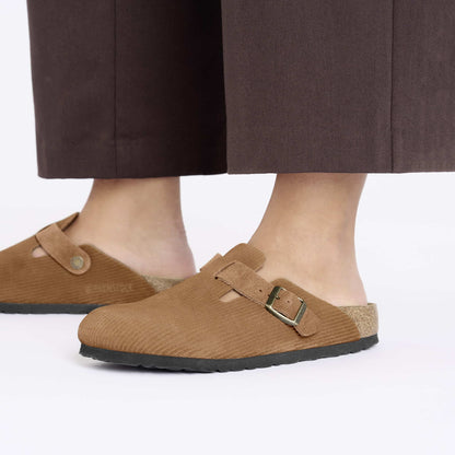 Birkenstock Boston Corduroy Dark Tea – Sabots Daim Côtelé Brun